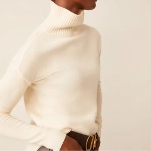 J McLaughlin Wool Angora White Long Sleeve Turtleneck Top Sweater- Size Medium